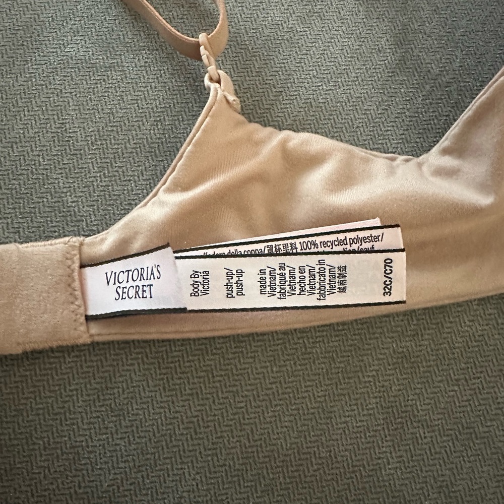 NWOT! Victoria's Secret Nude Underwire Deep Plunge Push-Up Padded Bra - Picture 4 of 5